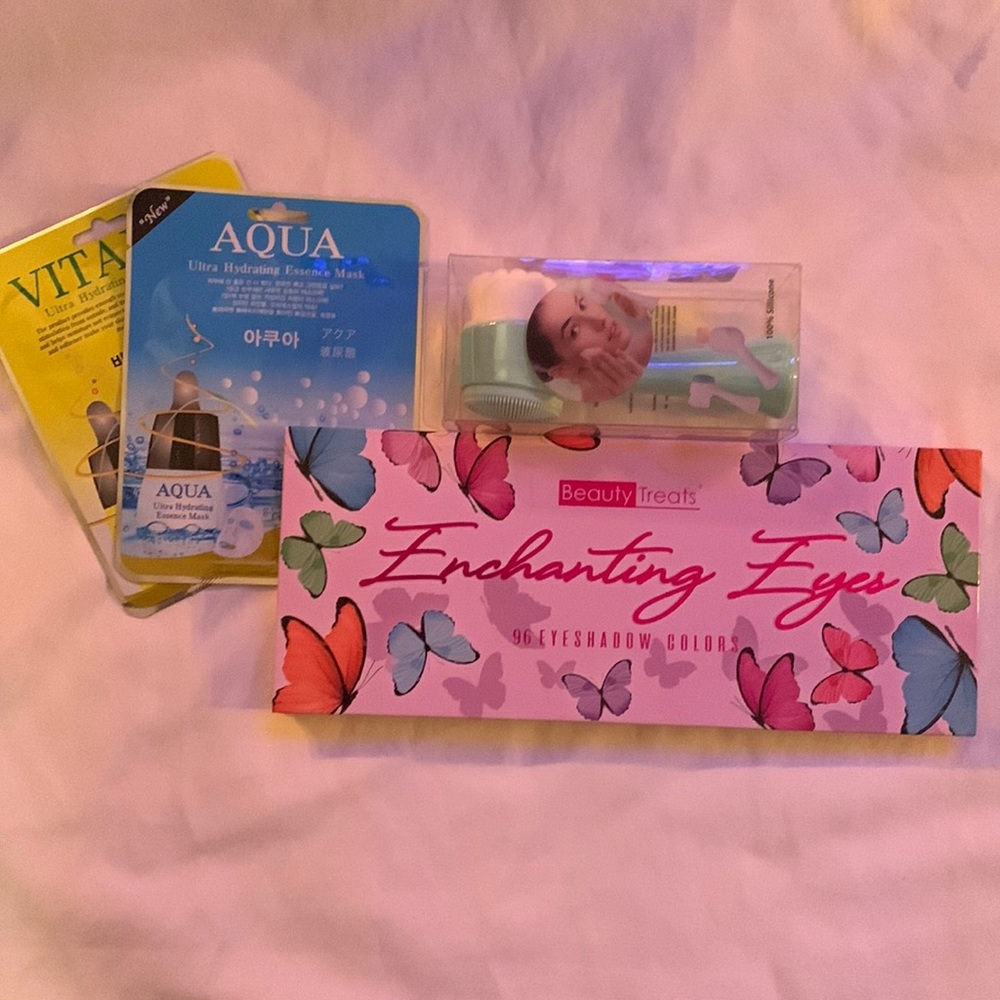 Beauty treats shadow palette